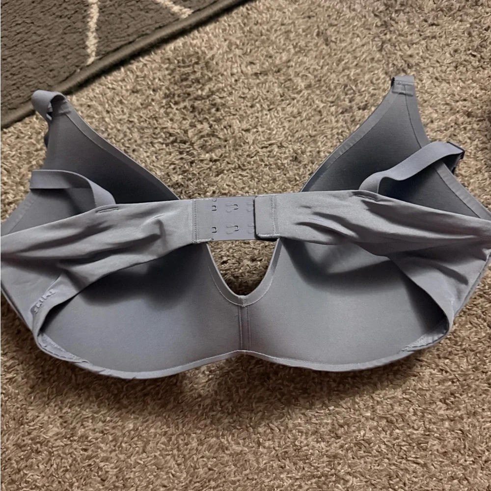 SKIMS 38DD - Picture 5 of 5
